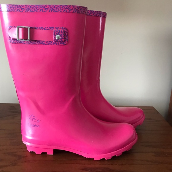 Shoes - Pink rain boots